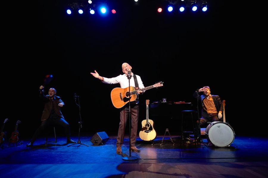 Gerard van Maasakkers met Frank Cools en Mike Roelofs, foto Ronald Rietman